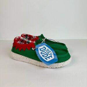NWT-Hey Dude Big Kids Wally Holiday Elf Green and Red Shoes- Junior Size 3
